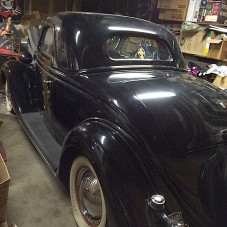 Thanks to my good friend @haleyseye for helping me clear out my garage today so I can actually see my 1935 Ford coupe again