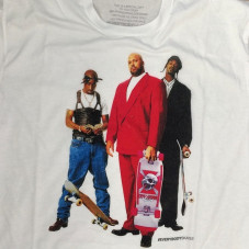 Thanks @alphonzorawlsdesigns for this awesome shirt. I don't want to be the one telling Suge how to hold a board though. #gangstagrab #everybodyskates